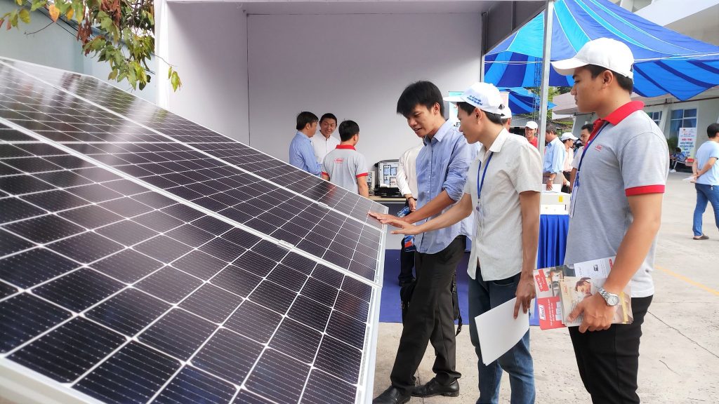 Đề xuất mua điện gió, điện mặt trời theo tiền đồng Việt Nam