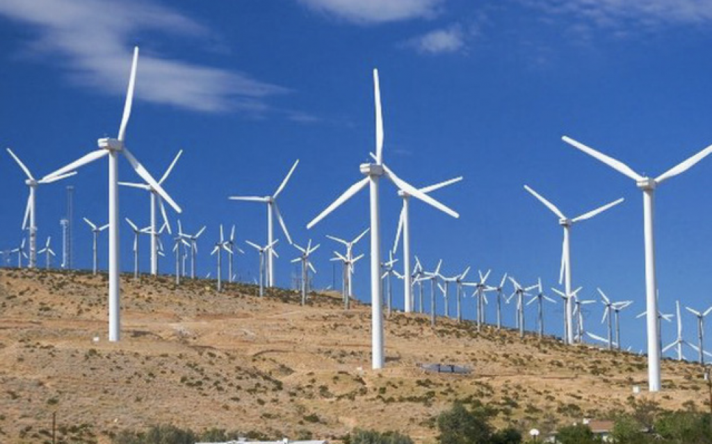 Báo The National (Các Tiểu vương quốc Arab Thống nhất) cho biết, đầu tư cho năng lượng tái tạo năm 2022 đã lên tới gần 500 tỷ USD. Ảnh minh họa.